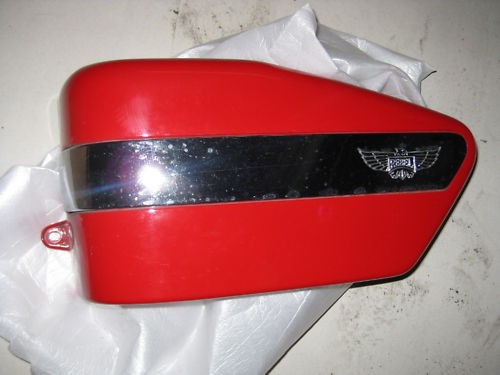 Honda 125 cache - 125, latéral