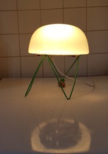 Shadocks, lampe tripode forme dôme.