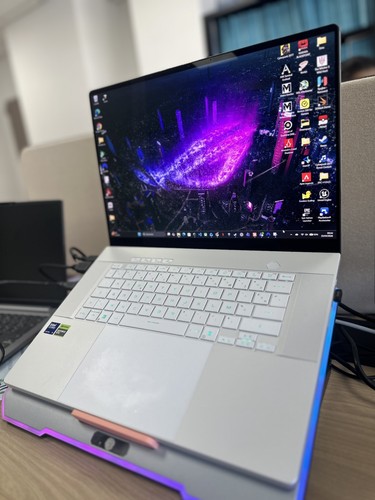 Asus rog zephyrus g16 2025 - zephyrus, –
