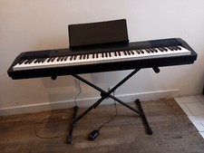 PIANO CASIO CDP-120, vendu avec support de clavier, peu utilisé et très bon état