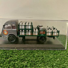 RENAULT GALION LAITIER    1/43