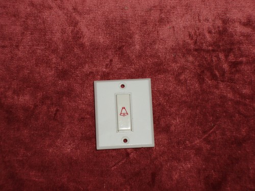 Interrupteur poussoir - interrupteur,