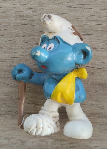 Figurine schtroumpf blessé - figurine,