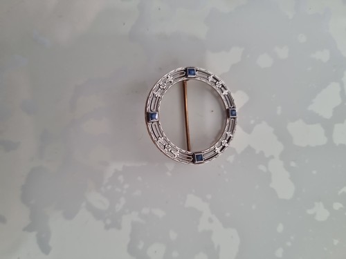 Broche ancienne ronde - , style