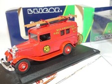 FORD V8 1932 POMPIERS SAN
