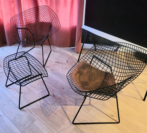 Deux fauteuils un - deux, et