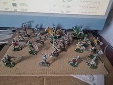 AIRFIX  Ou Autre Lot De Soldats moyen age