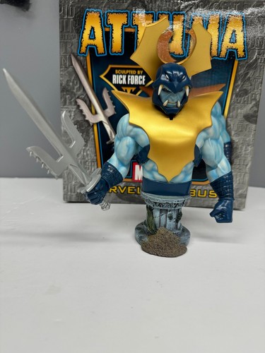 Buste bowen attuma bust