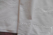 Très beau drap rétro BRODÉ avec MONOGRAMME et JOURS fantaisie