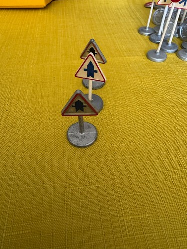 Panneaux routiers dinky - panneaux,