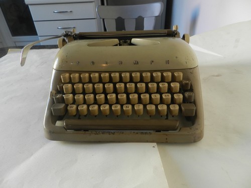 Machine ecrire triumph - ecrire,