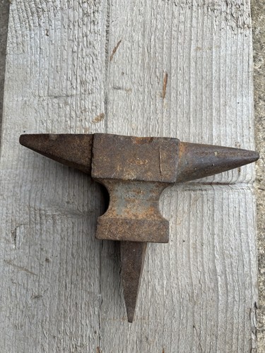 Ancienne petite enclume - ancienne,