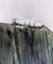 Bague or blanc tour américain sertie de petits diamants Or 750 Millième (18 CT)