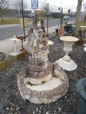 STATUE "FEMME A LA FONTAINE"
