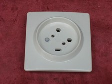 Socle de prise 380V 3pôles +