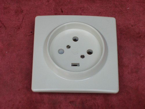 Socle prise 380v 3pôles - 3pôles, +