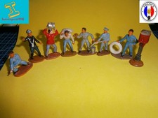 LOT DE 8 PERSONNAGES  STARLUX