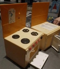 ANCIEN JOUET PETITE CUISINE DINETTE VINTAGE