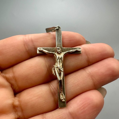 Pendentif croix crucifix