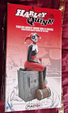 TIRELIRE : HARLEY  QUINN sur coffre-fort,  NEUVE ET  SOUS BLISTER