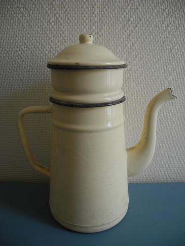 Ancienne cafetière tôle - ancienne,
