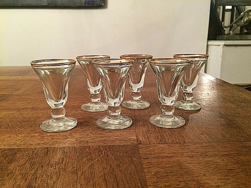 Anciens petits verres a - petits,