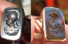 CHEVALIÈRE or 18k ONYX noir gravé, tête casquée Très beau profil casqué T 54.55