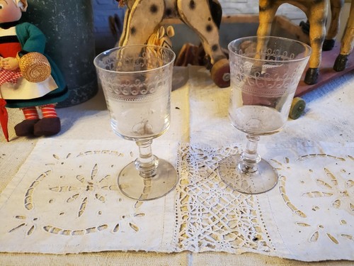 Verres pied verre - verres, À