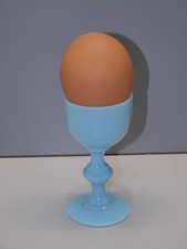 -JOLI COQUETIER OPALINE BLEUE ETIQUETTE PAPIER  P.V. sous le Pied COLLECTION   D