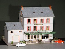 Immeuble droit "Hôtel des