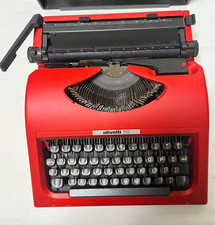 Machine à écrire Olivetti