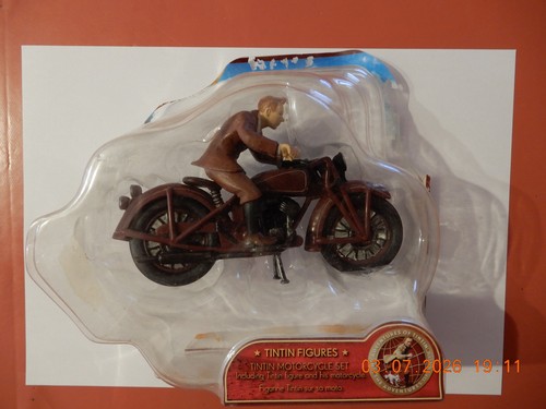 Figurine tintin sur moto - tintin,