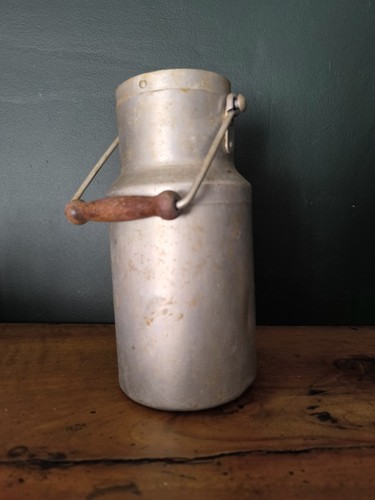 Ancienne pot lait - ,