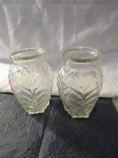 Ancien vase en verre pressé