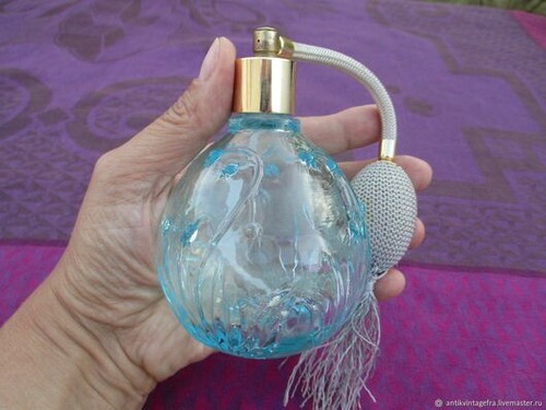 Bouteille parfum avec poire - avec,