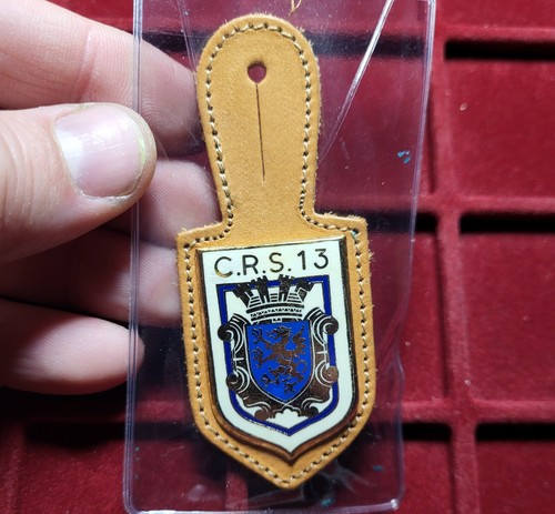 128 pucelle insigne - ~, /