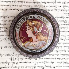 Rare Boîte ancienne «