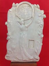 A LA RENOMMÉE Plaque