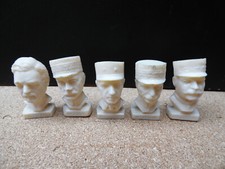 Figurines publicitaires TOTAL  5 Tetes Bustes Gloires de la République de Gaulle