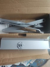 Ferme-porte - bras Standard -