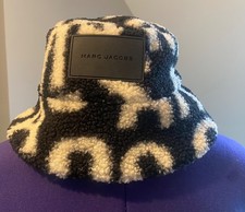 Chapeau en fausse fourrure