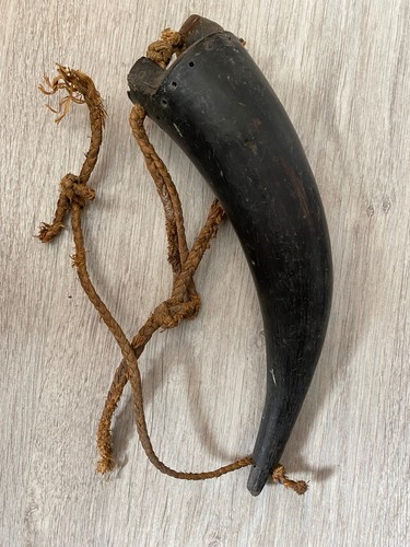 Ancienne corne poudre - a,