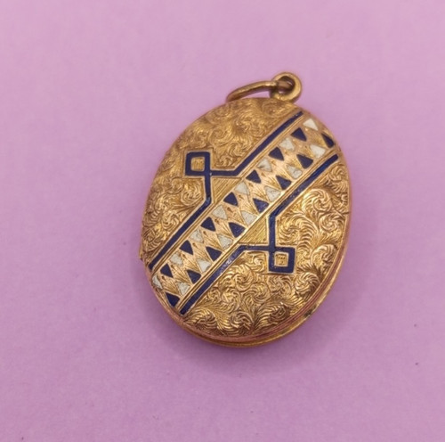 Ancien pendentif médaillon