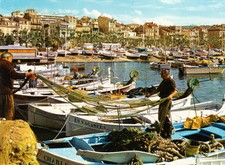 CANNES le port des pêcheurs bâteaux de pêches filets de pêche timbrée 1981