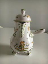 Cafetière à manche signée