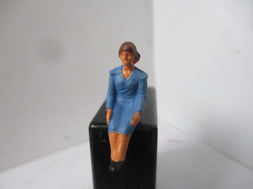 35mm starlux femme assise - femme,