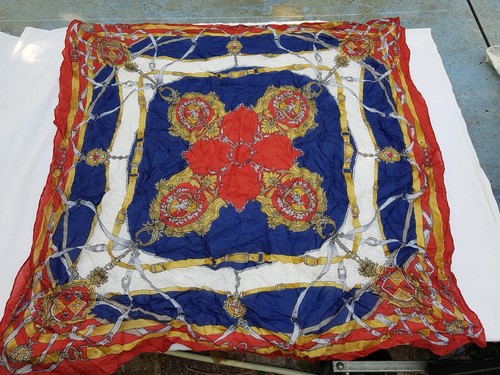 Foulard soie décor blason