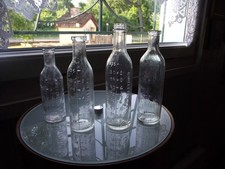 lot de 4 Anciens biberons de