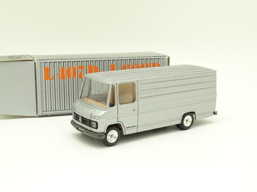 Cursor mercedes fourgon - 1/50,