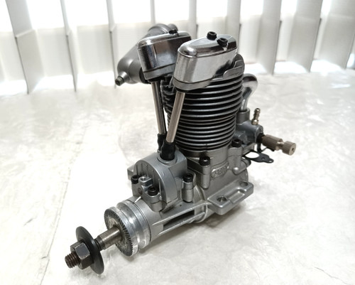 Tête hémique moteur quatre